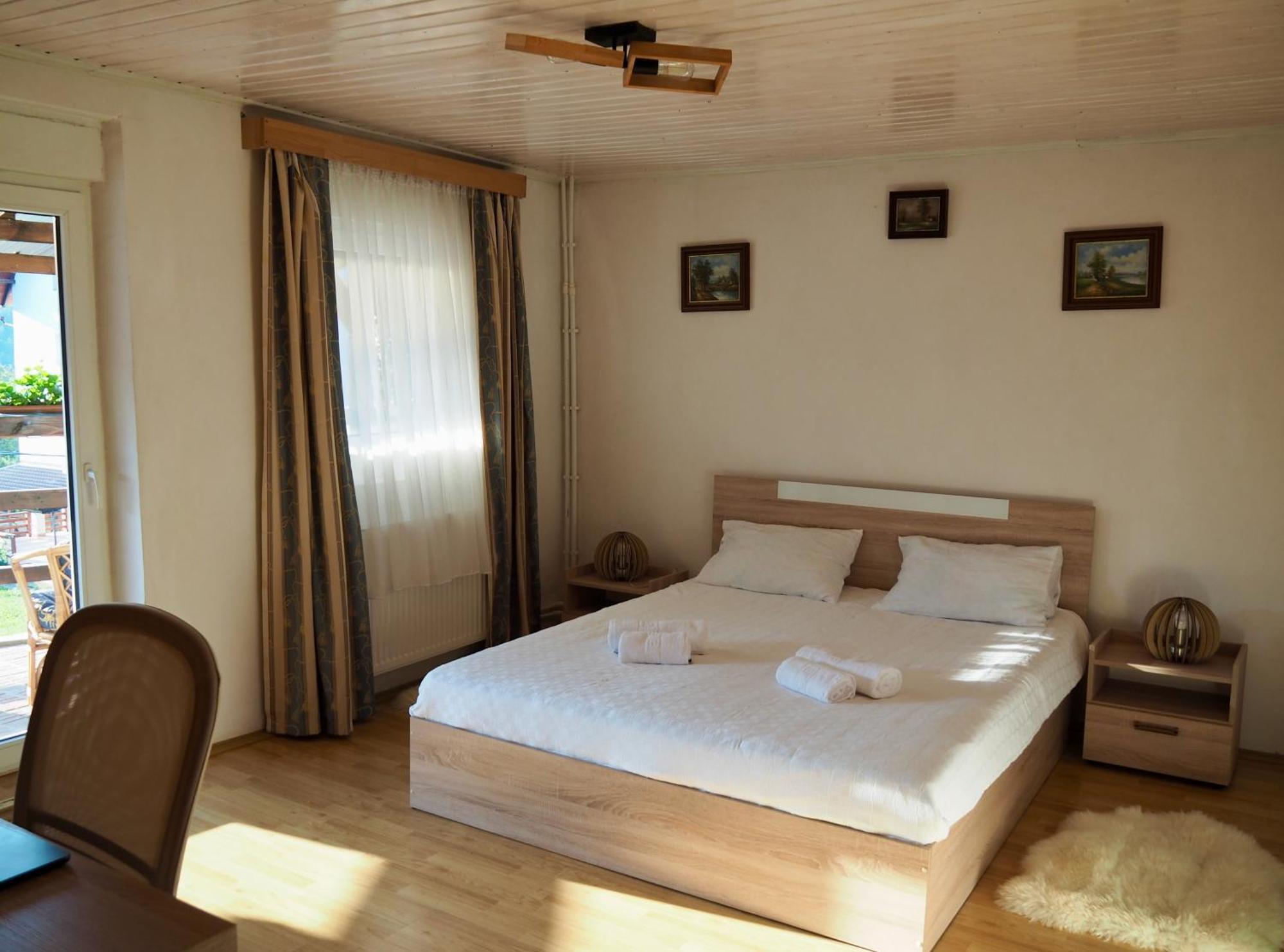 Holiday House Văliug Esterno foto